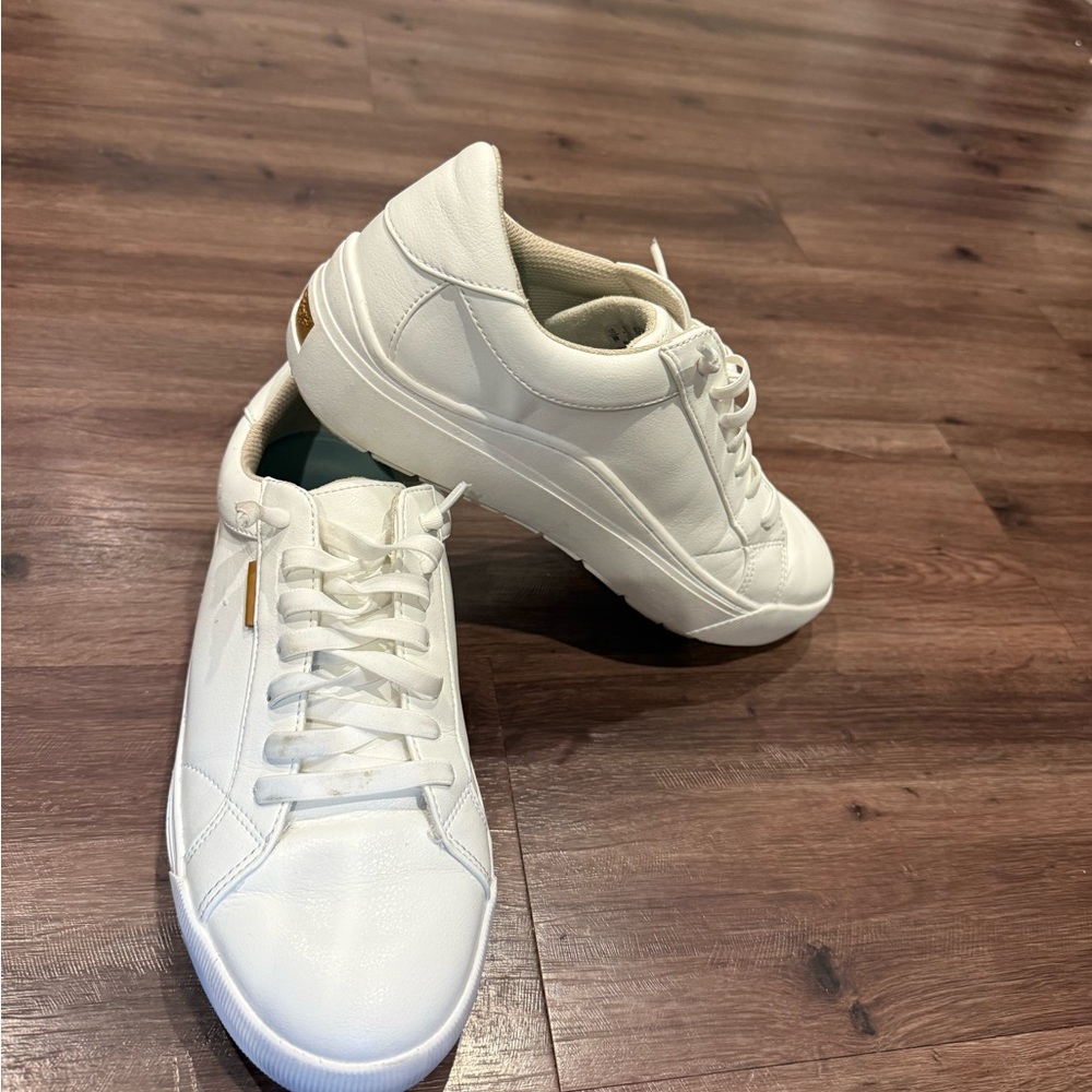 Dr. Scholl's White Platform Lace-Up Sneakers with Gold Accent 9.5 w